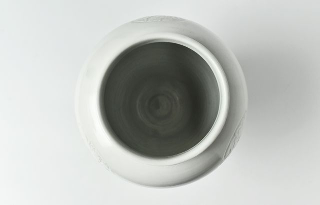 阿部春弥・みか 2 白磁窓花鳥文壺 ｜ 暮らしのうつわ花田 和食器 通販