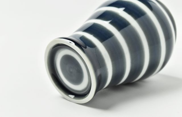 宮岡麻衣子 32 瑠璃線文小瓶 ｜ 暮らしのうつわ花田 和食器 通販