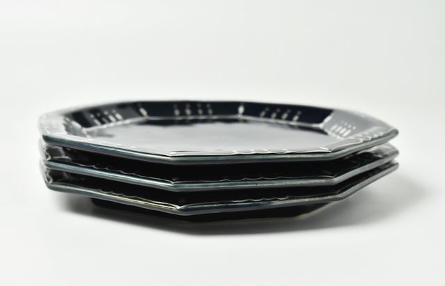 稲村真耶 ルリ銀彩八角6寸皿 ｜ 暮らしのうつわ花田 和食器 通販