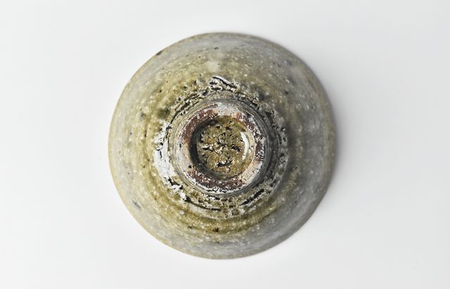 余宮隆 84D 自然灰釉ぐい呑 ｜ 暮らしのうつわ花田 和食器 通販