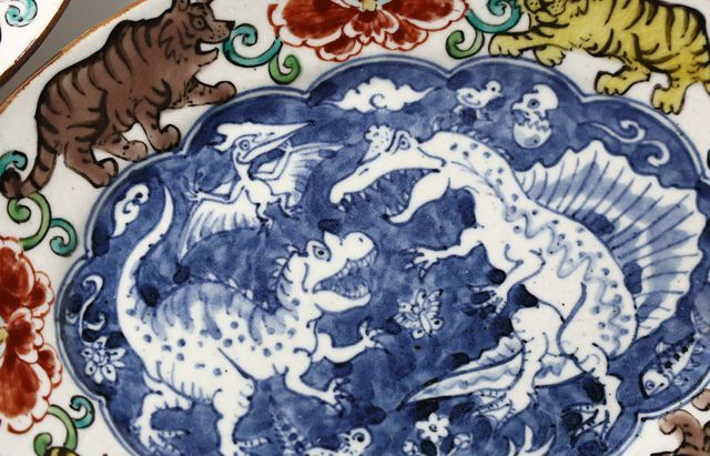 松浦コータロー 23 色絵タイガー牡丹恐竜文楕円皿 ｜ 暮らしのうつわ
