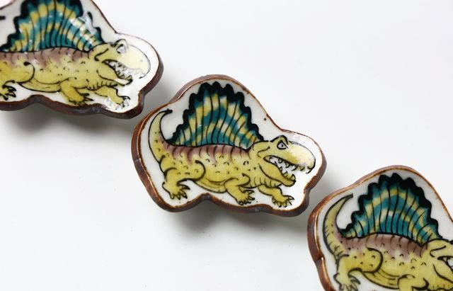 松浦コータロー 7A 色絵ディメトロドン箸置 ｜ 暮らしのうつわ花田 和