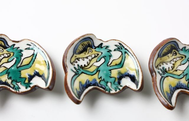 松浦コータロー 8 色絵ダルウィノプテルス箸置 ｜ 暮らしのうつわ花田