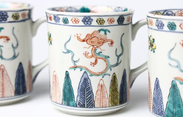 松浦ナオコ 16 色絵辰文マグカップ ｜ 暮らしのうつわ花田 和食器 通販