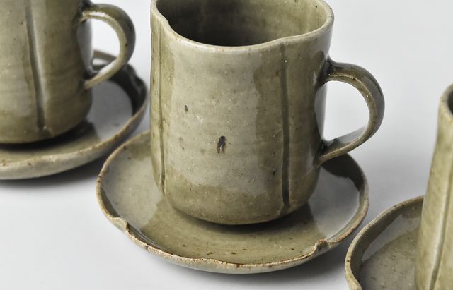 日高伸治 8 デミタス＆ソーサー 四つ葉文 ｜ 暮らしのうつわ花田 和