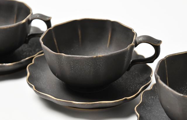 山本哲也 28 黒釉輪花C＆S ｜ 暮らしのうつわ花田 和食器 通販