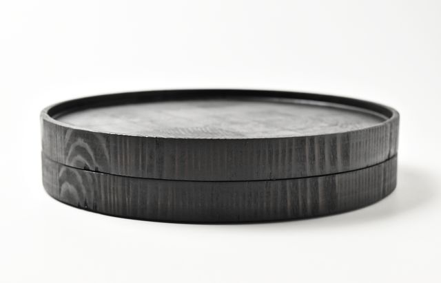 ヨシノヒトシ 黒色絵花リム皿 7寸 ヨシノヒトシ 黒色絵花リム皿 7寸