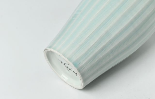 鈴木重孝 50 青白磁釉蓮弁文花生 ｜ 暮らしのうつわ花田 和食器 通販