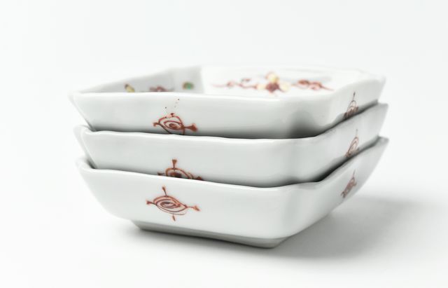 正木春蔵 色絵染附 更紗文隅入角小皿 ｜ 暮らしのうつわ花田 和食器 通販