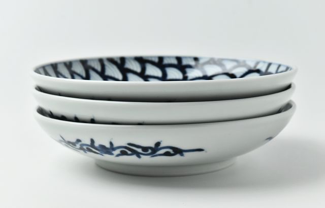 岩永浩　中皿 岩永浩 雲龍文突立5寸皿 ｜ 暮らしのうつわ花田 和食器 通販