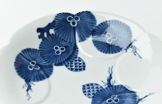 吉岡将弐 松笠文6寸輪花皿 ｜ 暮らしのうつわ花田 和食器 通販