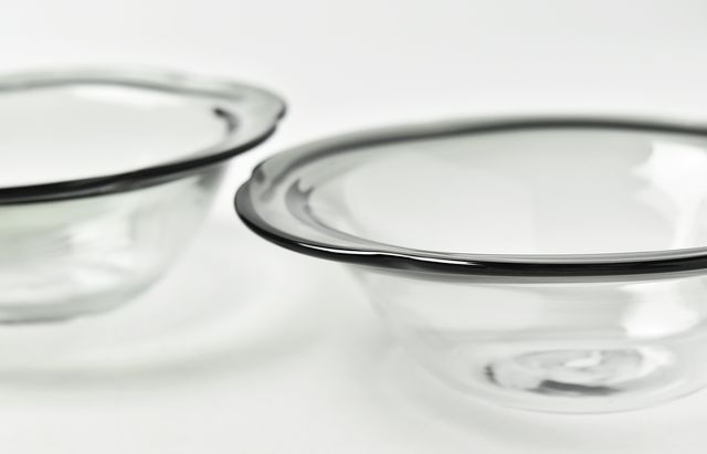 河上智美　ガラス皿　４枚セット 河上智美 六弁花小鉢（小）グレー ｜ 暮らしのうつわ花田 和食器