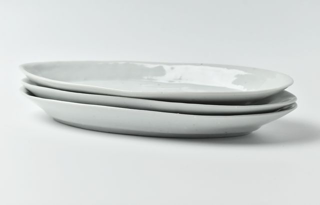 中尾万作 60 白磁楕円皿（中） ｜ 暮らしのうつわ花田 和食器 通販