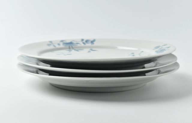 稲村真耶 花文リム8寸皿 ｜ 暮らしのうつわ花田 和食器 通販