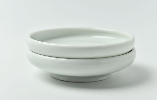 松本優樹 35 もみ灰釉4寸皿（掻き落とし・面）（磁） ｜ 暮らしの