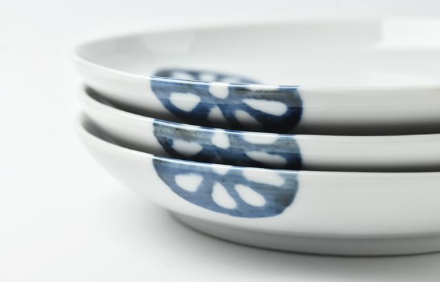 徳永遊心 染付蓮根5寸皿 ｜ 暮らしのうつわ花田 和食器 通販