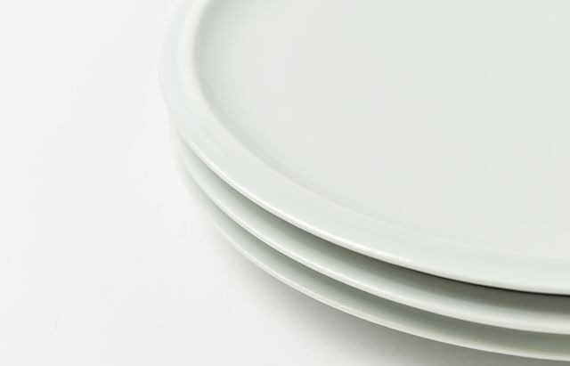 水野克俊 白磁ピューター7寸平皿 ｜ 暮らしのうつわ花田 和食器 通販