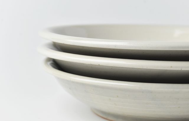 余宮隆 44 天草端反り6寸皿 ｜ 暮らしのうつわ花田 和食器 通販