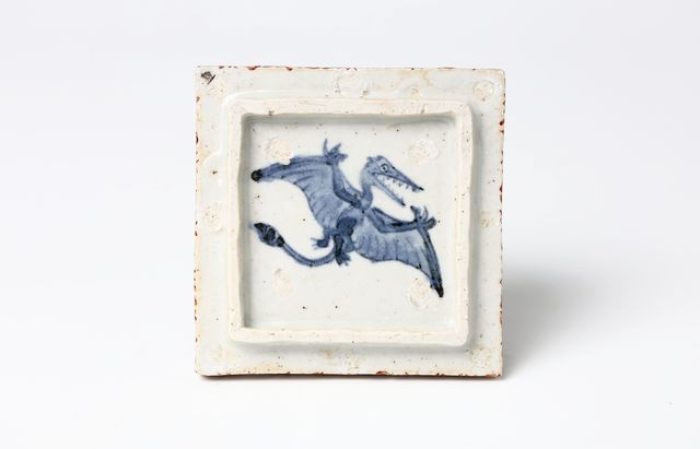 松浦コータロー 37 色絵祥瑞ディメトロドン恐竜文陶筥 ｜ 暮らしの