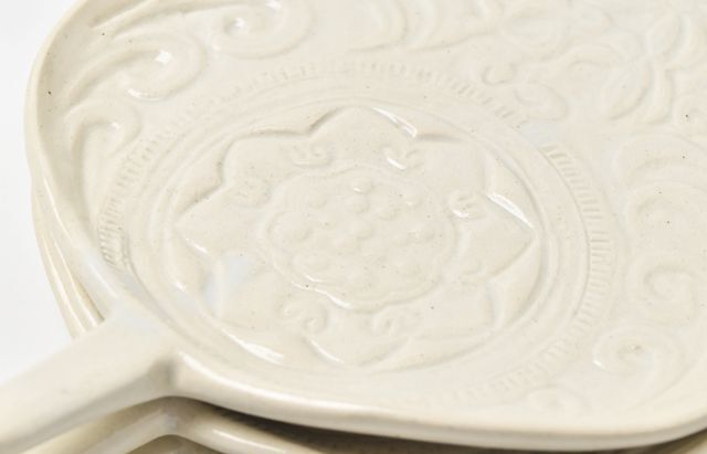 松本郁美 50 貫入灰釉羽団扇皿 ｜ 暮らしのうつわ花田 和食器 通販