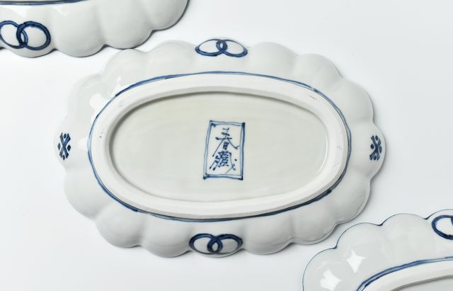 正木春蔵 染付 市松文輪花楕円皿U ｜ 暮らしのうつわ花田 和食器 通販