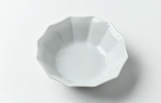 海野裕 28 白磁輪花小鉢