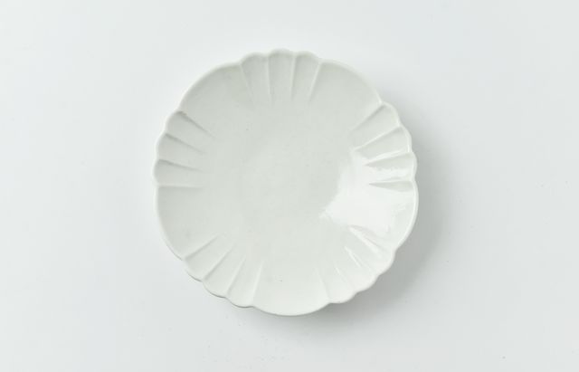 阿部春弥・みか 白磁花形4.5寸皿