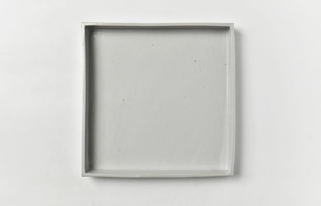 安齋新・厚子 48 白磁四角皿（M）