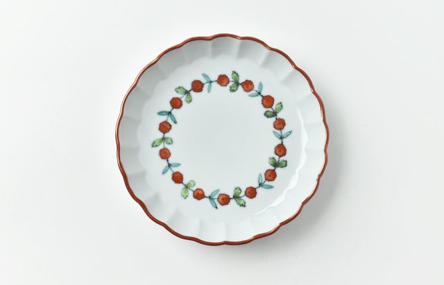 日下華子 色絵小花つなぎ輪花4.5寸皿