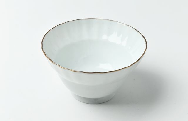 宮岡麻衣子 10 白磁輪花小鉢