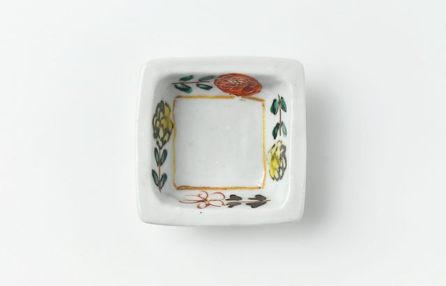 中尾万作 85　草花文角小皿
