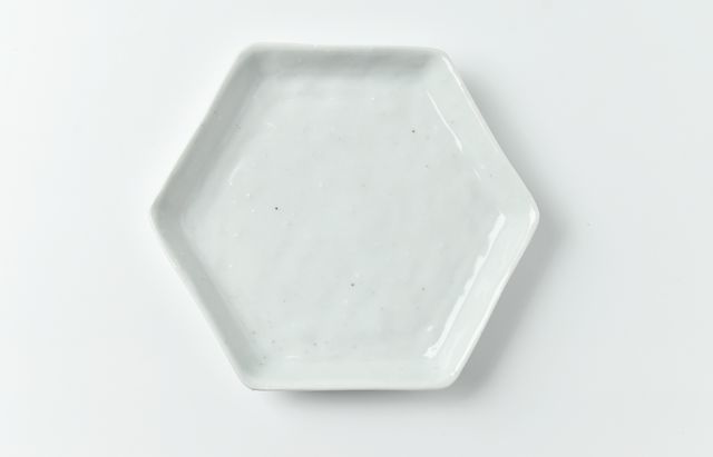中尾万作 73 白磁六角型打皿