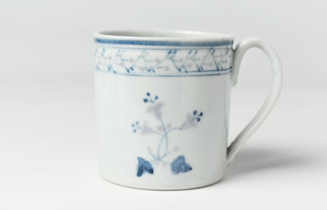 稲村真耶 紫唐草マグカップ
