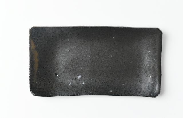 余宮隆 51 鉄釉 長方皿（小）