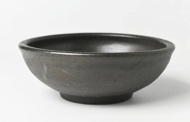 余宮隆 49 鉄釉 口厚鉢