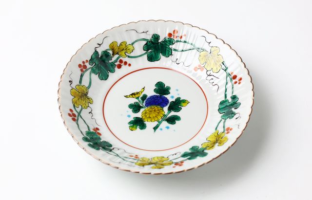 池島直人 12　色絵菊に野葡萄文輪花浅鉢