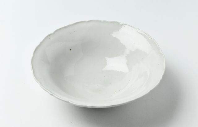 杉本太郎 68 白磁6寸稜花鉢