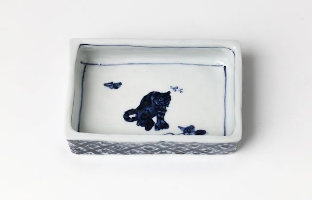 浦陽子 32B　染付長方小皿 虎