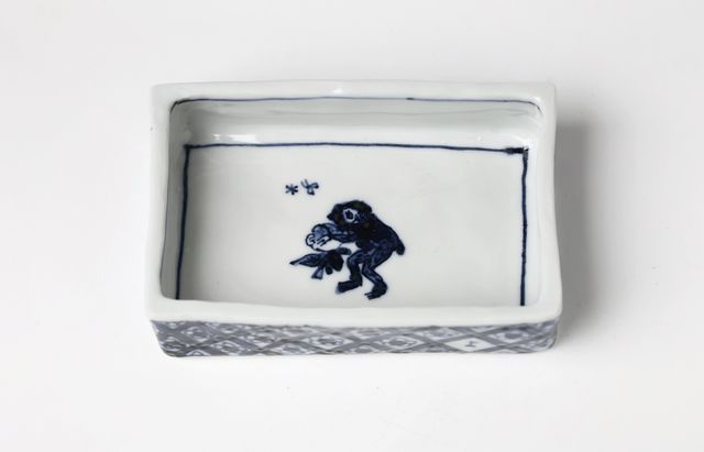 浦陽子 32C　染付長方小皿 猿