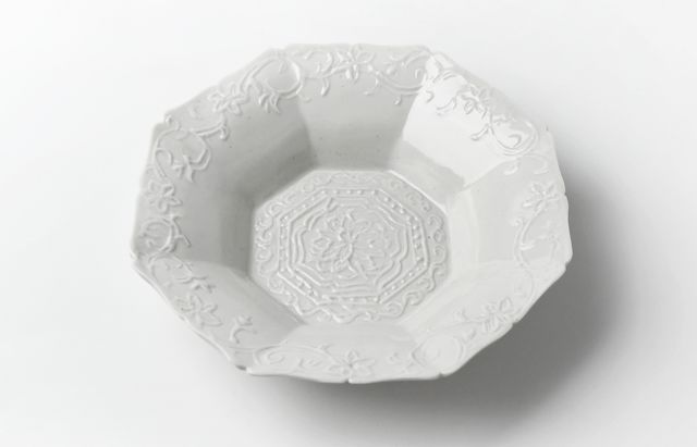 前田麻美 20　青白磁稜花5寸鉢