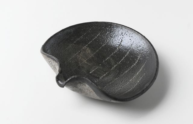 山田隆太郎 39B　鉄絵エイ型片口鉢小