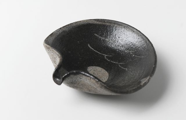 山田隆太郎 39D　鉄絵エイ型片口鉢小