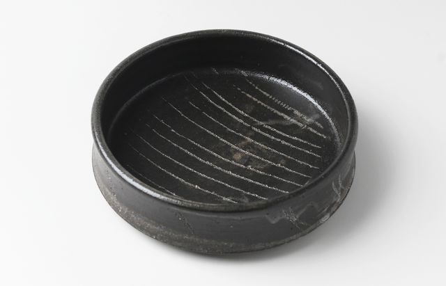 山田隆太郎 34D　鉄絵平鉢