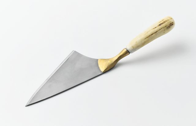 平林秀幸 5C　Cake server 真鍮・二ホンジカの角