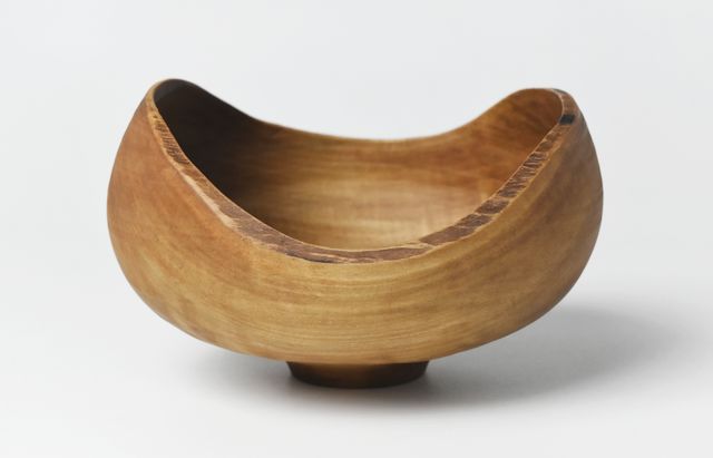 iiDA Woodturning 15B　高台鉢 ヤマモモ（灰媒染）/ウレタン（飯田康恵）