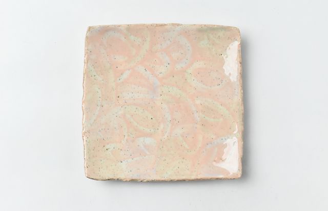 鈴木重孝 25 薄紅化粧指頭文四方中皿