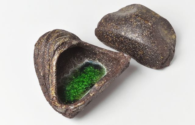 鈴木重孝 49 練土形蓋物（茶）