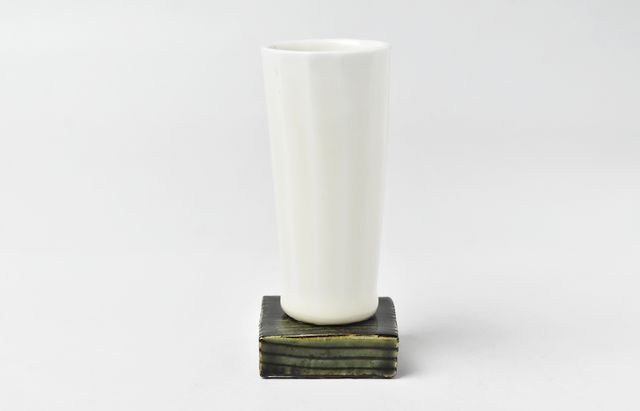 鈴木重孝 20 黄白磁筒花立て