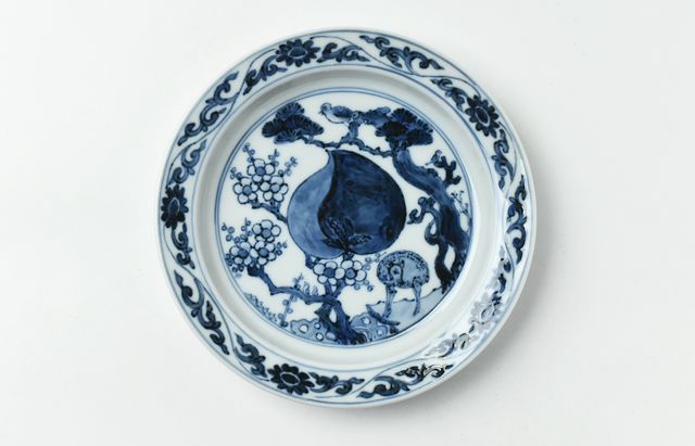 須谷窯 染付桃図6寸皿