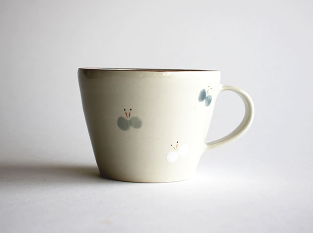石川覚子　コーヒーカップ　ちょうちょ